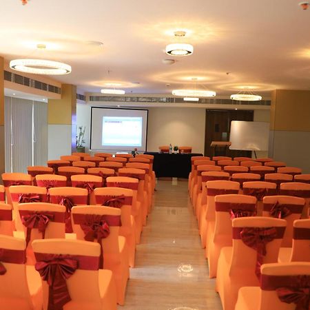 Vivid A Boutique Hotel Tiruchirappalli Экстерьер фото