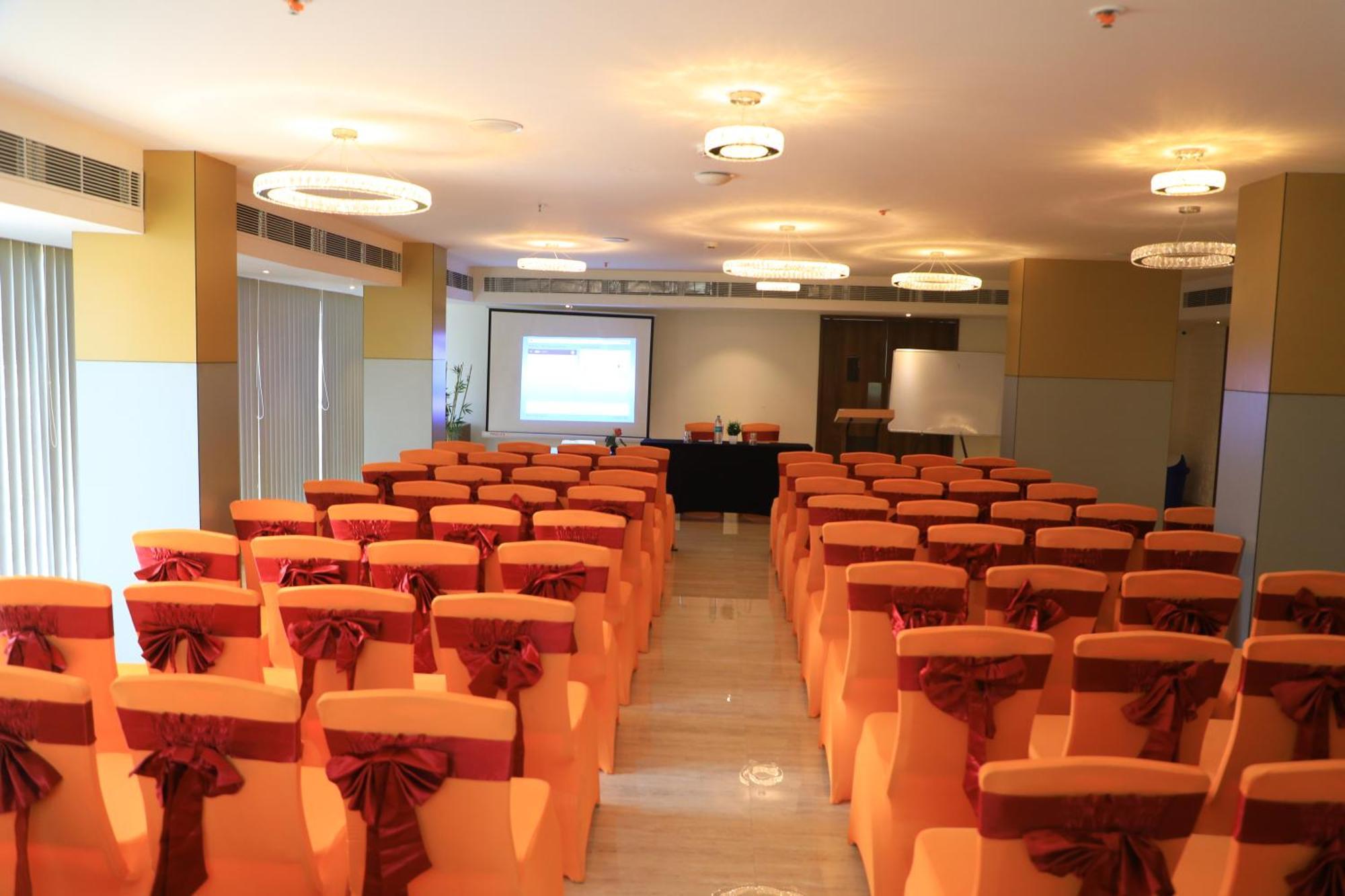 Vivid A Boutique Hotel Tiruchirappalli Экстерьер фото