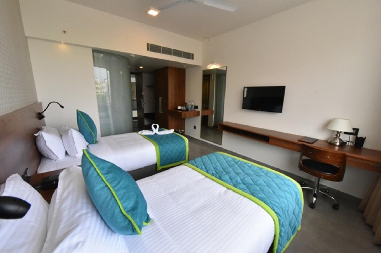Vivid A Boutique Hotel Tiruchirappalli Экстерьер фото