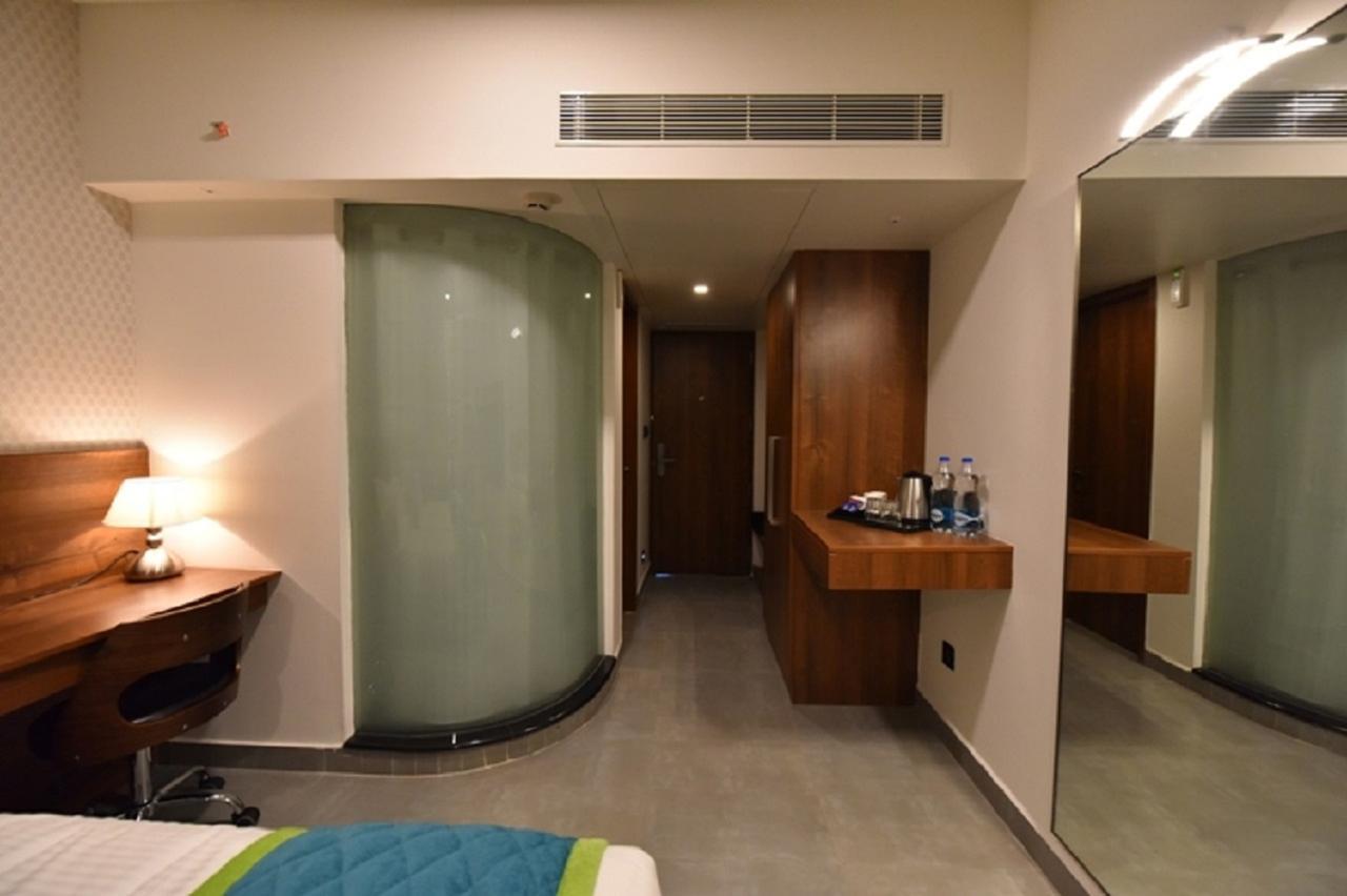 Vivid A Boutique Hotel Tiruchirappalli Экстерьер фото