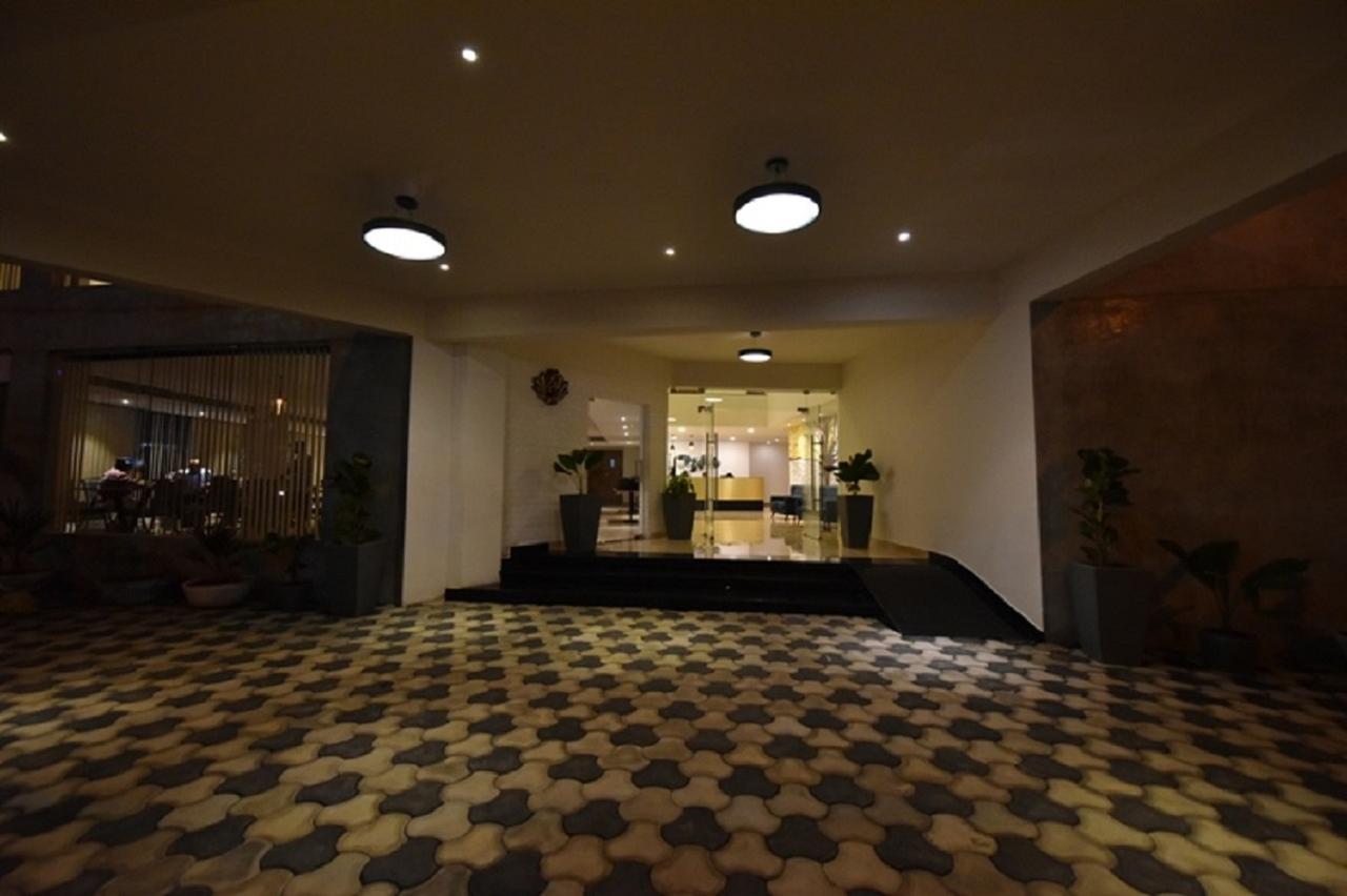 Vivid A Boutique Hotel Tiruchirappalli Экстерьер фото