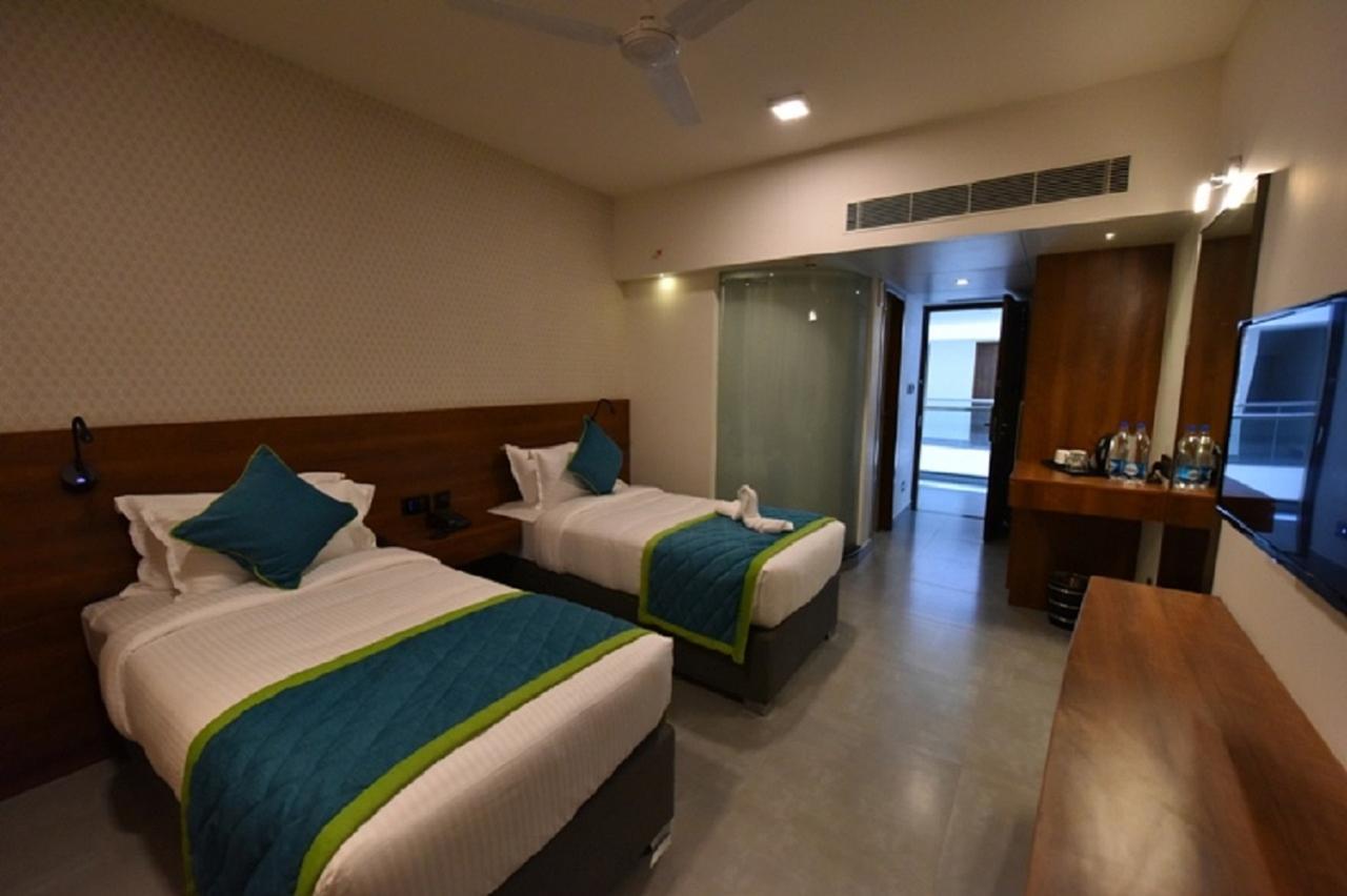 Vivid A Boutique Hotel Tiruchirappalli Экстерьер фото